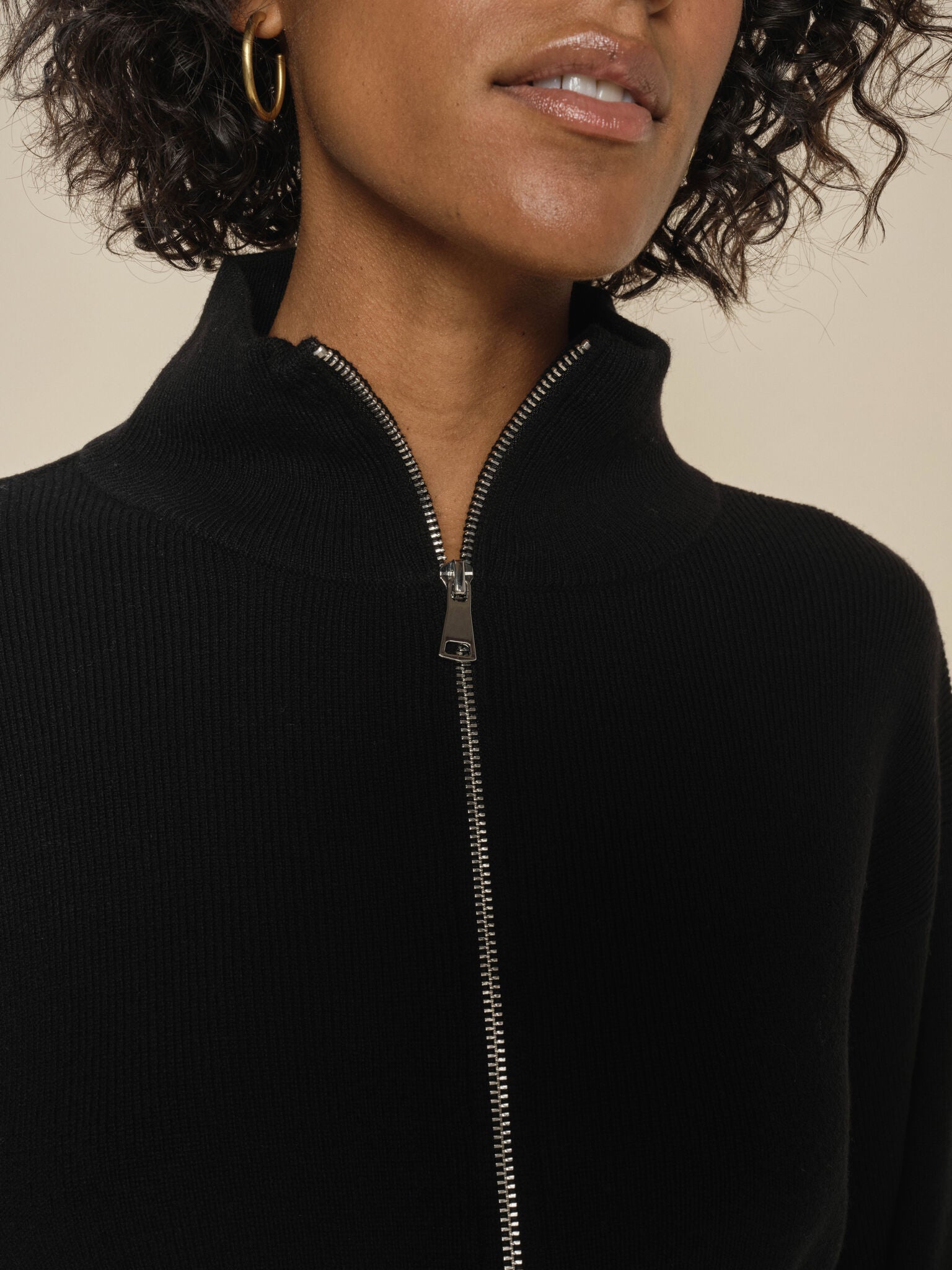 Modelshot / Black / Detail